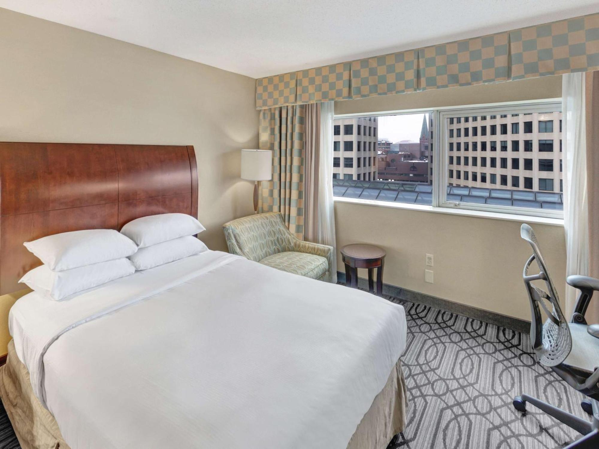 Hotel Doubletree By Hilton St Paul Downtown