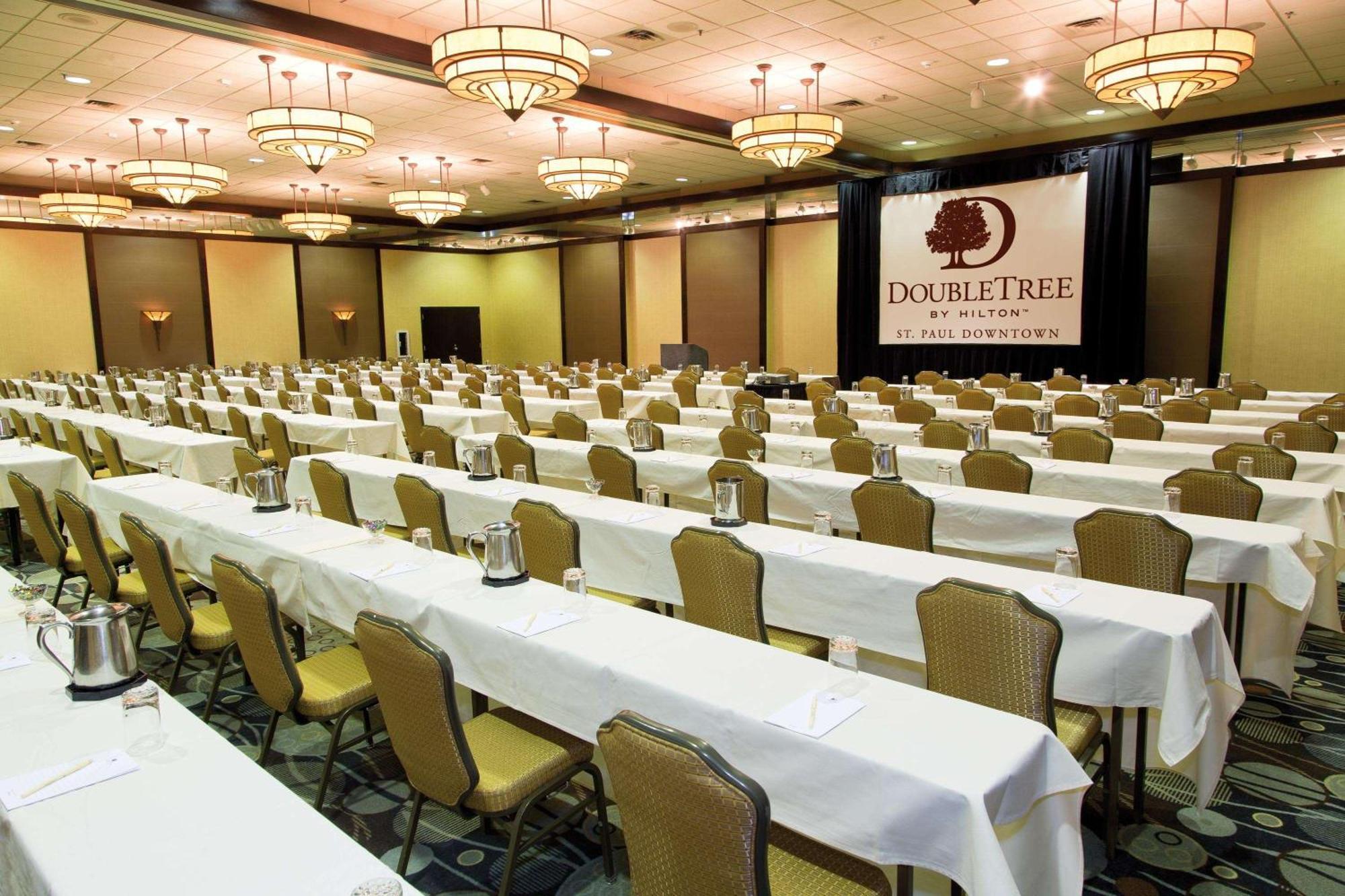 Doubletree By Hilton St Paul Downtown 3*
